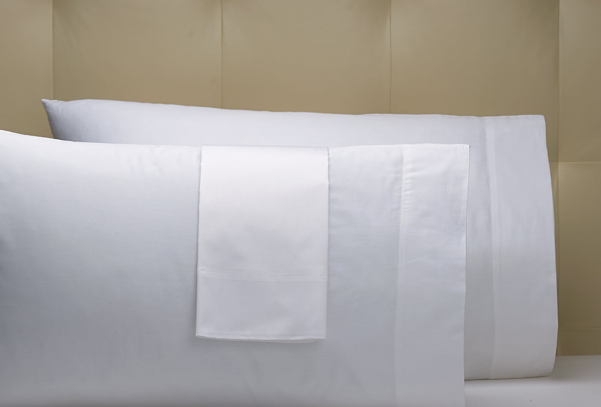 2 x KING SIZE HOTEL QUALITY PILLOW Free Delivery